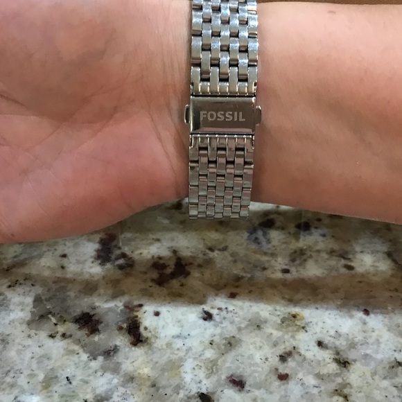 Fossil Emma Mother of Pearl Watch - Picture 5 of 7